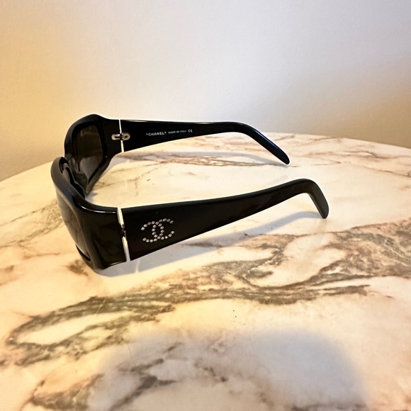 Chanel Y2K vintage sunglasses - Picture 5 of 7